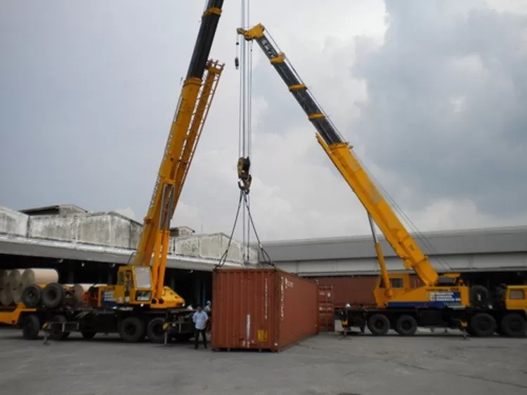 Thuê Container Kho Cho Công Trường: Doanh Nghiệp Cần Chuẩn Bị Những Gì?